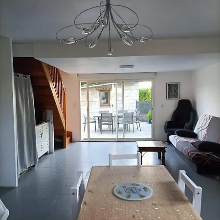Le 7 Apartment Servian Exterior photo