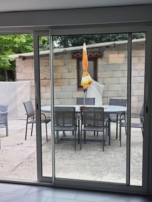 Le 7 Apartment Servian